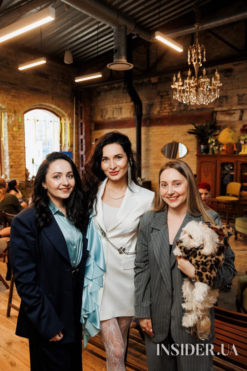 «Музи не мають мовчати»: поетичний вечір у книгарні ReadEat