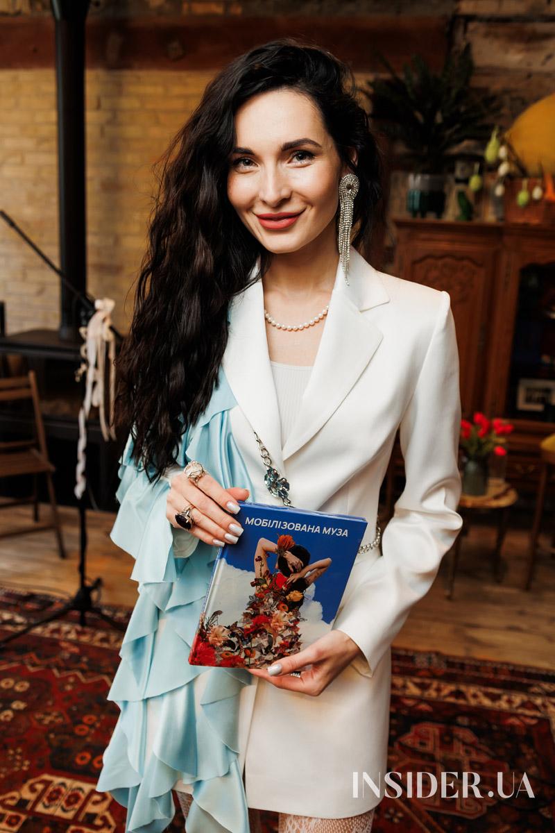 «Музи не мають мовчати»: поетичний вечір у книгарні ReadEat