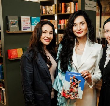 «Музи не мають мовчати»: поетичний вечір у книгарні ReadEat