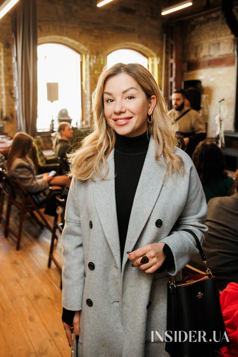 «Музи не мають мовчати»: поетичний вечір у книгарні ReadEat