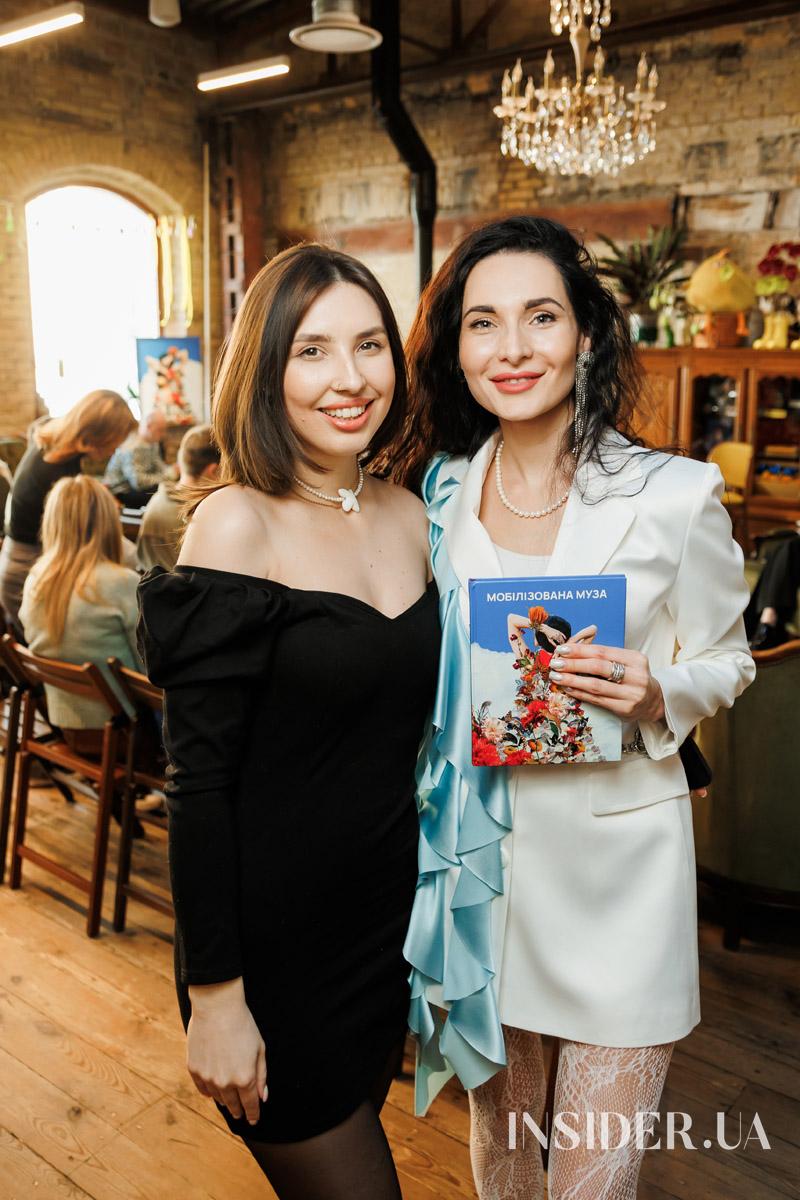 «Музи не мають мовчати»: поетичний вечір у книгарні ReadEat