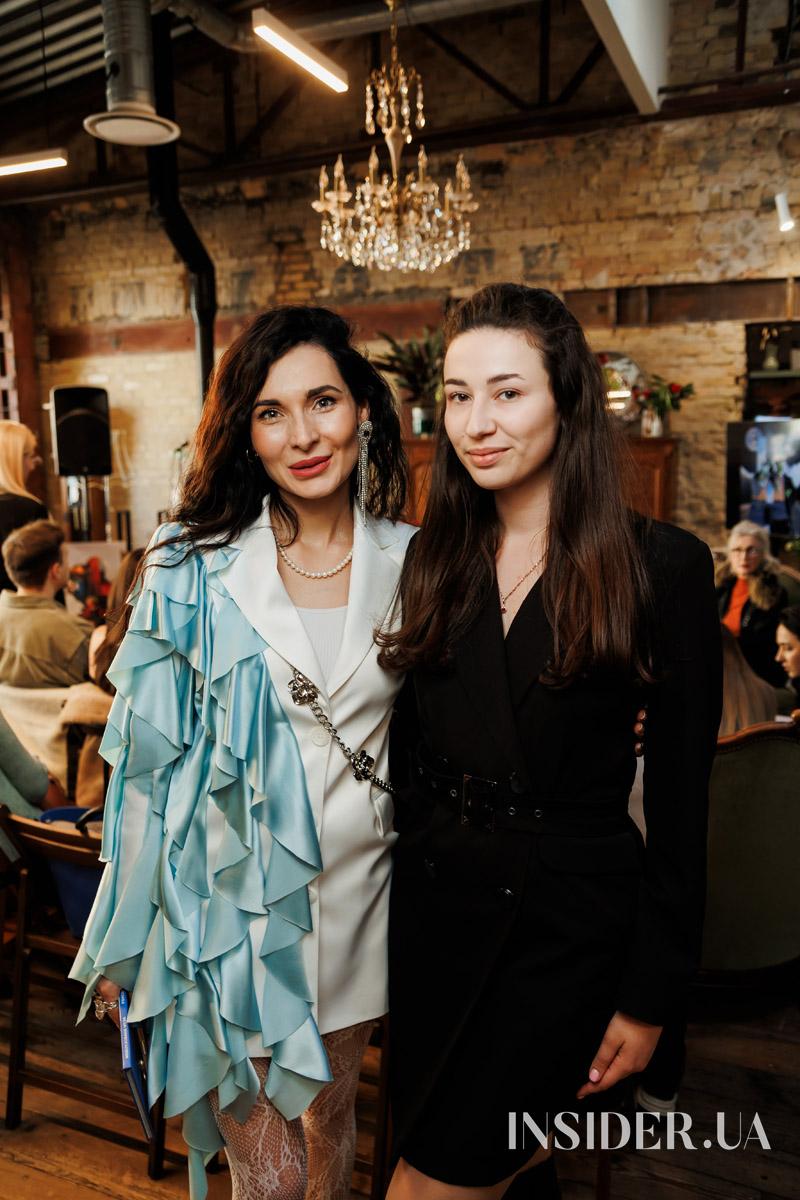 «Музи не мають мовчати»: поетичний вечір у книгарні ReadEat