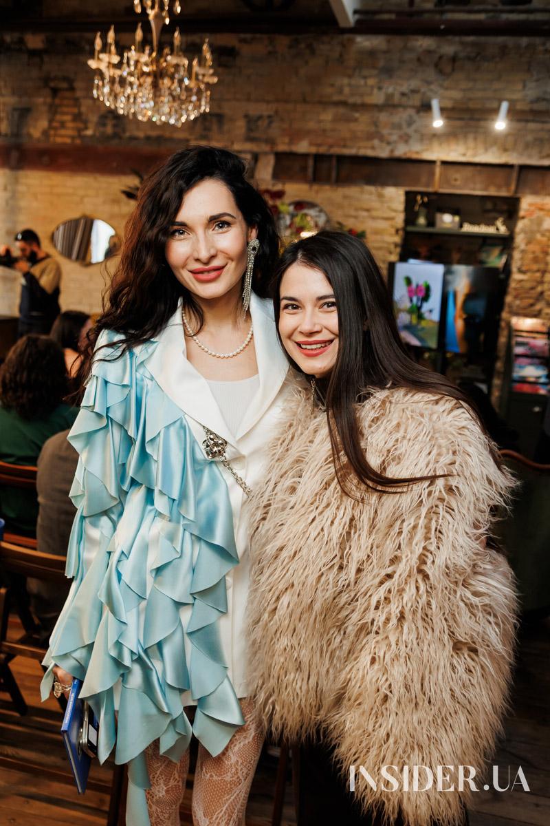 «Музи не мають мовчати»: поетичний вечір у книгарні ReadEat