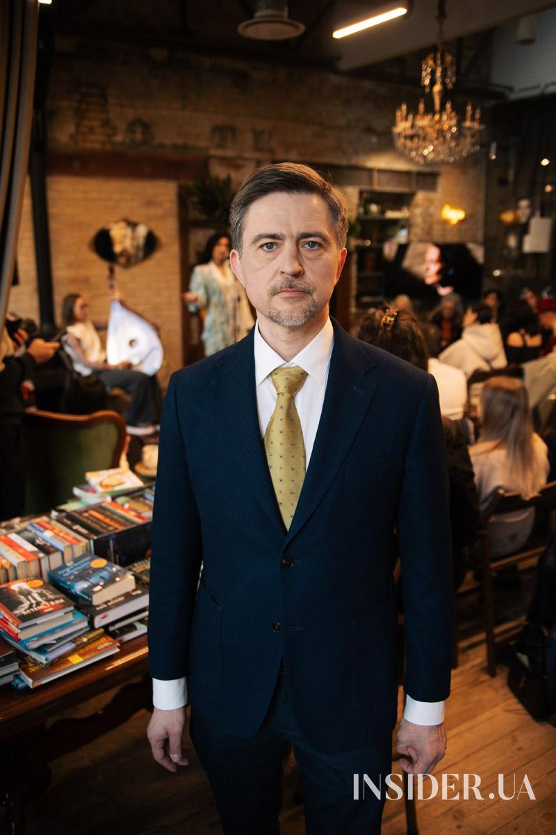 «Музи не мають мовчати»: поетичний вечір у книгарні ReadEat