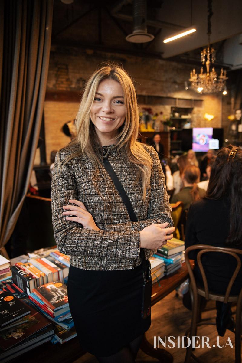 «Музи не мають мовчати»: поетичний вечір у книгарні ReadEat