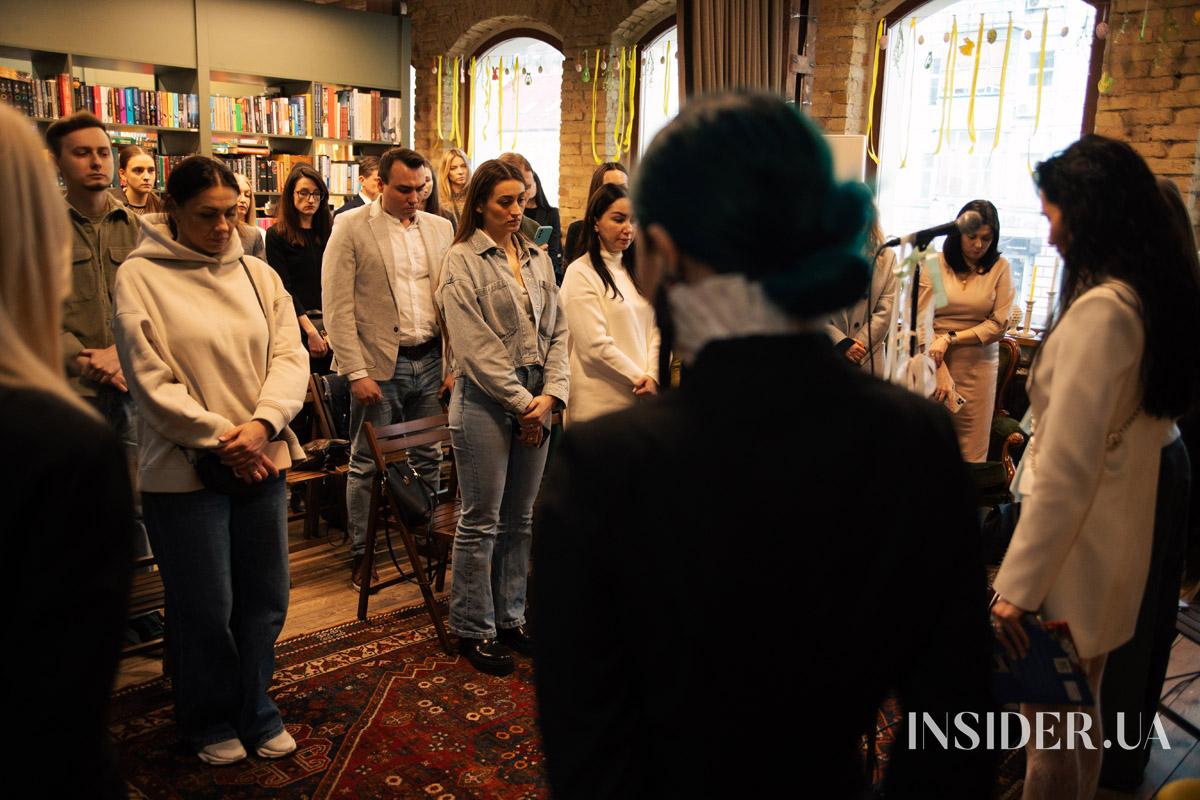 «Музи не мають мовчати»: поетичний вечір у книгарні ReadEat