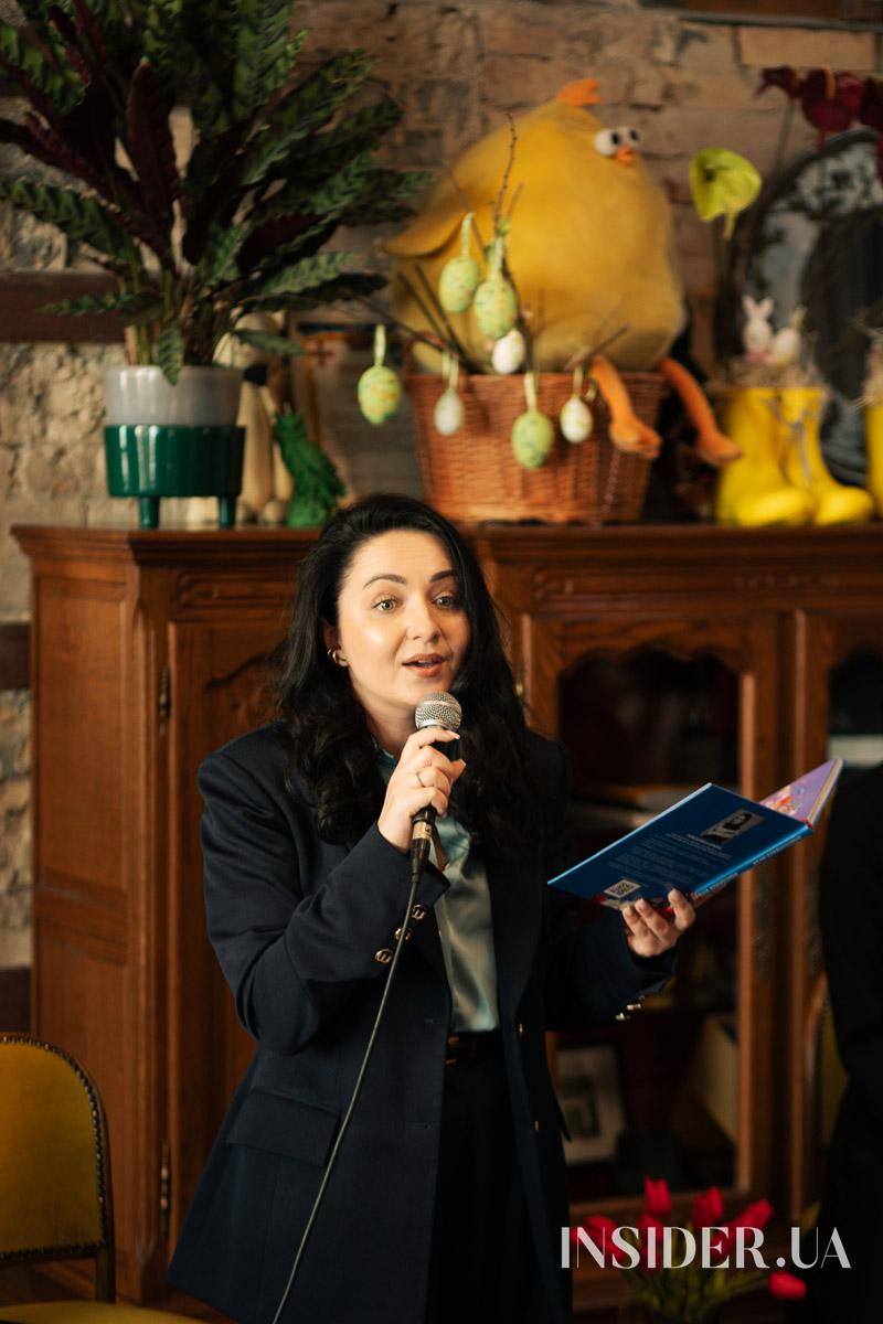 «Музи не мають мовчати»: поетичний вечір у книгарні ReadEat