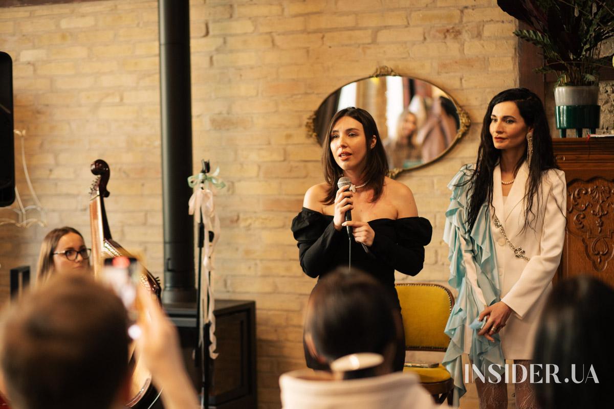 «Музи не мають мовчати»: поетичний вечір у книгарні ReadEat