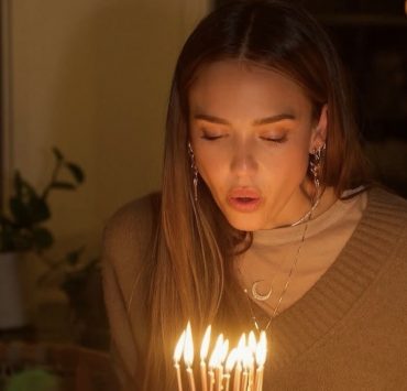 «Бажаю собі бути коханою»: Джессіка Альба відсвяткувала 44-річчя