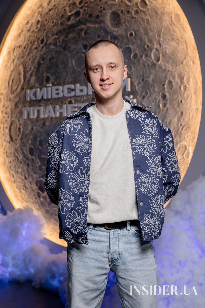 «Зірочка палай»: Анна Трінчер презентувала новий кліп у київському Планетарії