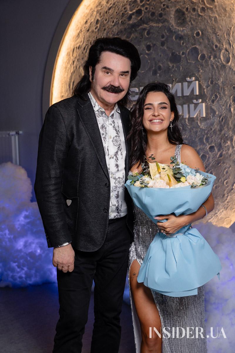 «Зірочка палай»: Анна Трінчер презентувала новий кліп у київському Планетарії