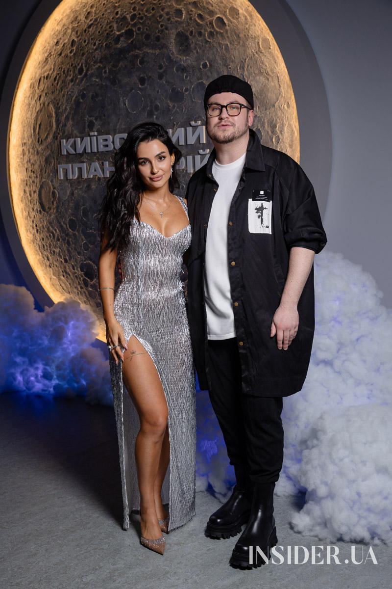 «Зірочка палай»: Анна Трінчер презентувала новий кліп у київському Планетарії