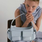 Кіра Найтлі, Маргарет Кволлі та інші зірки на показі Chanel в Італії