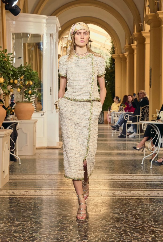 Кіра Найтлі, Маргарет Кволлі та інші зірки на показі Chanel в Італії