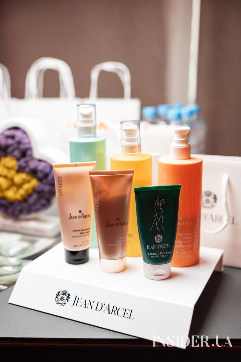 123 000 грн для ЗСУ: як минув черговий благодійний захід INSIDER.UA х МУЗВАР