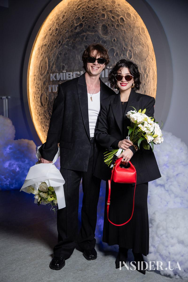 «Зірочка палай»: Анна Трінчер презентувала новий кліп у київському Планетарії