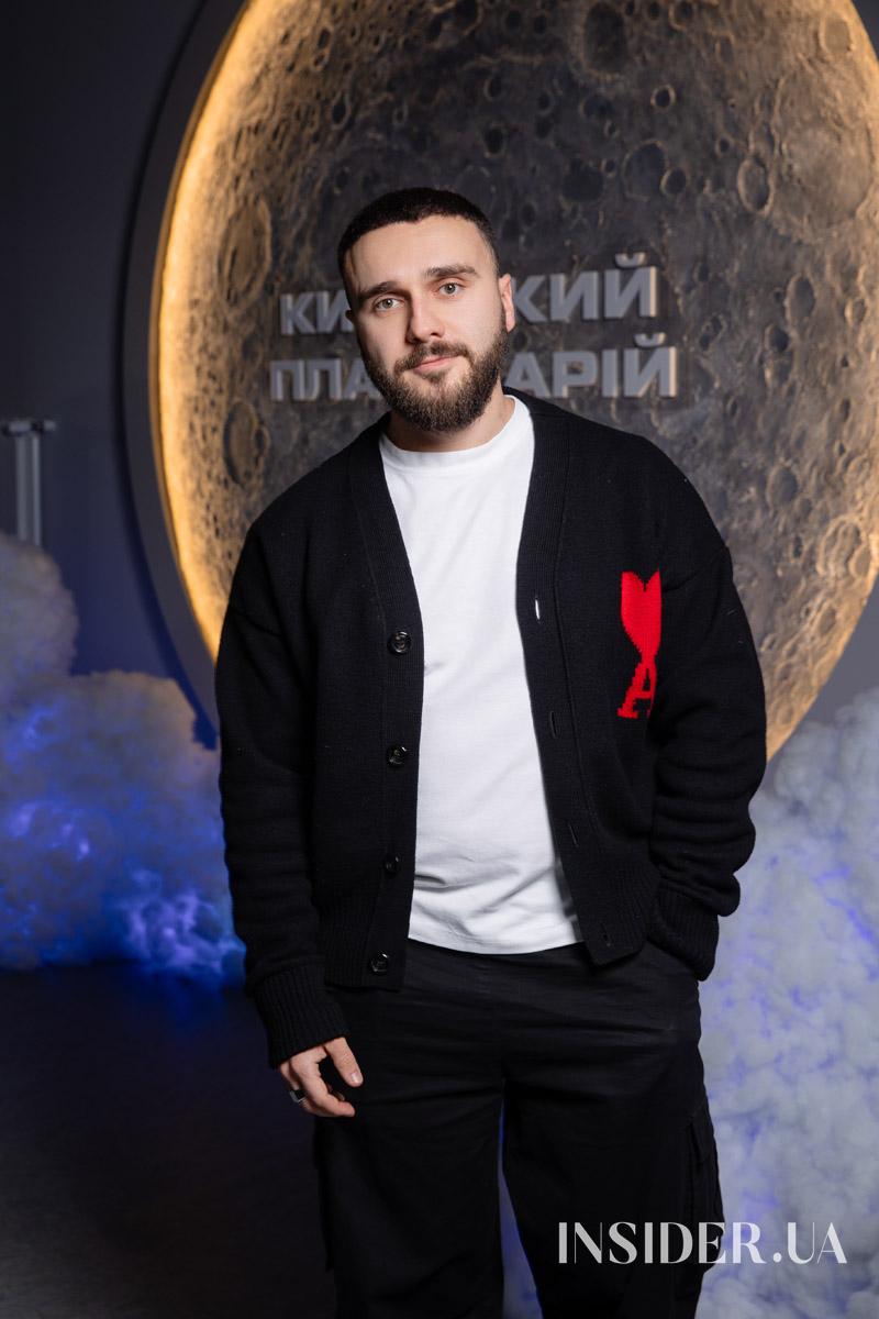 «Зірочка палай»: Анна Трінчер презентувала новий кліп у київському Планетарії