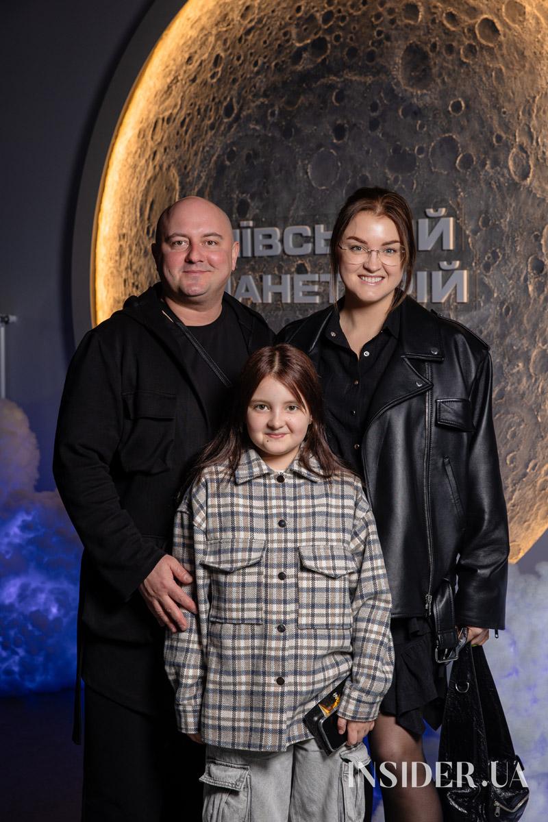 «Зірочка палай»: Анна Трінчер презентувала новий кліп у київському Планетарії