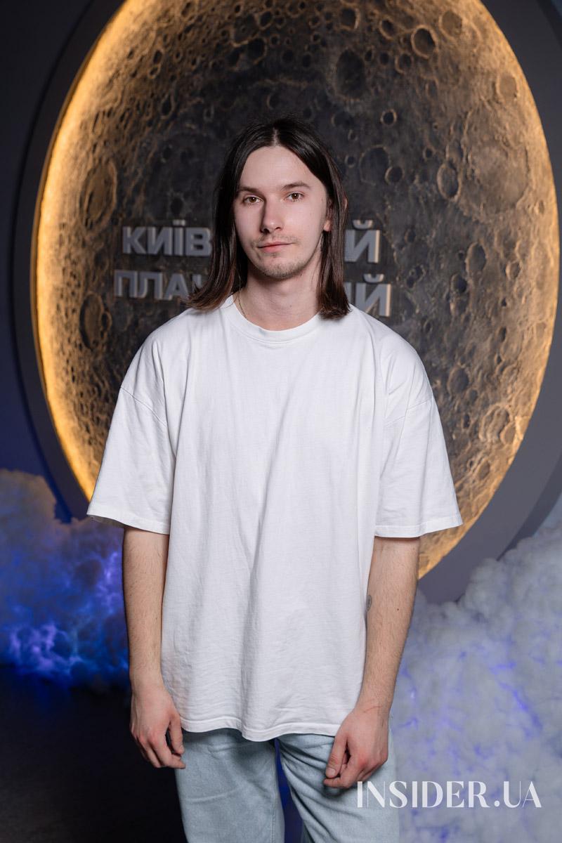 «Зірочка палай»: Анна Трінчер презентувала новий кліп у київському Планетарії