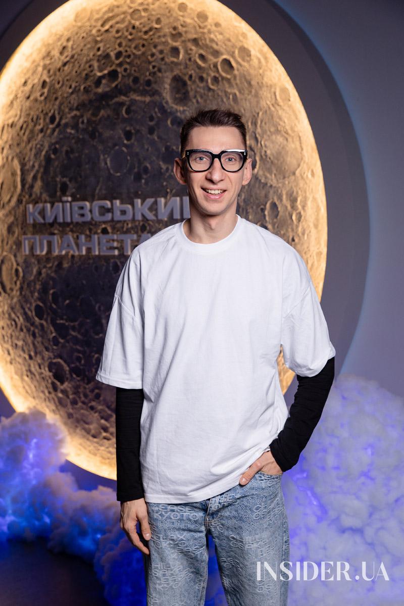 «Зірочка палай»: Анна Трінчер презентувала новий кліп у київському Планетарії