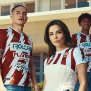Яскрава колаборація: Nike і LEGO презентували першу модель кросівок