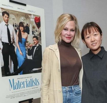 Эффектный выход: Дакота Джонсон на премьере фильма «Материалисты»