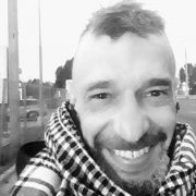 Видео дня: Бэнкси показал, как создавал муралы в Украине