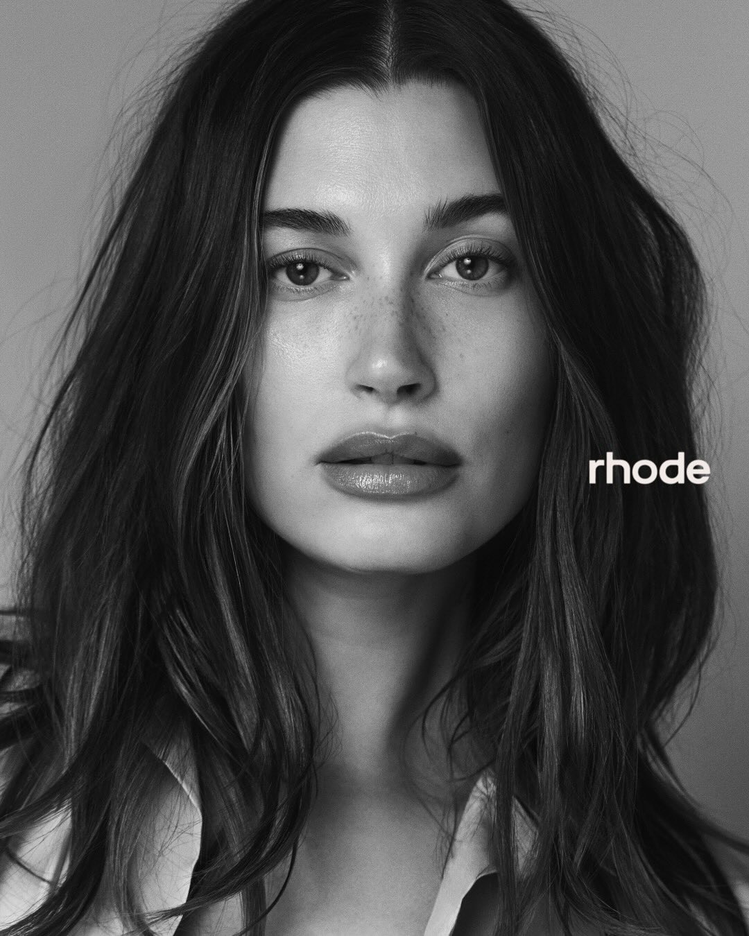 На тлі чуток про банкрутство чоловіка: Гейлі Бібер продала свій бренд Rhode