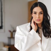 Носії: Леоні Ганне у сукні Milla Nova на хіднику в Каннах