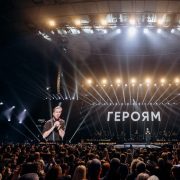 «Черно-бело-бежевый мир»: рассматриваем лимитированный дроп бренда W8LESS