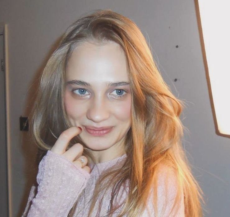 Українська акторка Карина Химчук з&#8217;явилася в Каннах у сукні Frolov