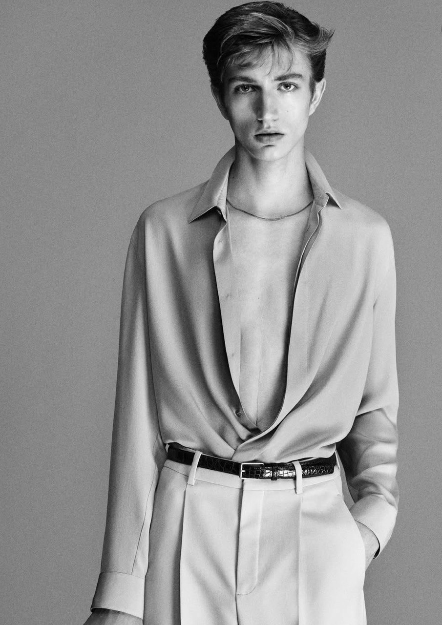 Как создать стильные и модные образы с кедами Saint Laurent
