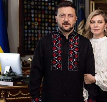 Замечено: Владимир Зеленский появился в кастомной вышиванке Gasanova в кастомной вышиванке
