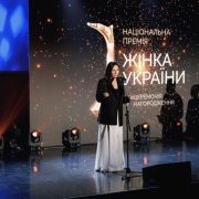 На тлі чуток про банкрутство чоловіка: Гейлі Бібер продала свій бренд Rhode