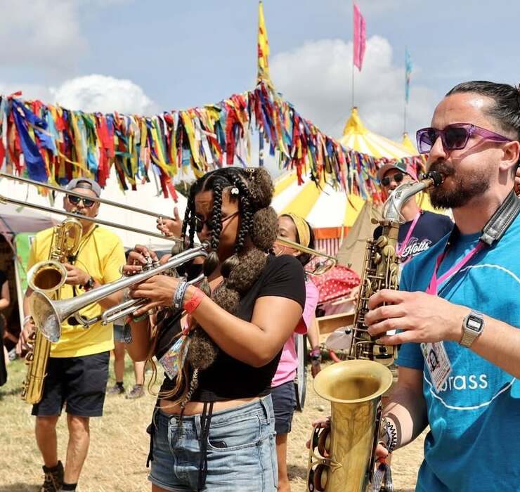 Музыкальный фестиваль Glastonbury оказался в центре скандала