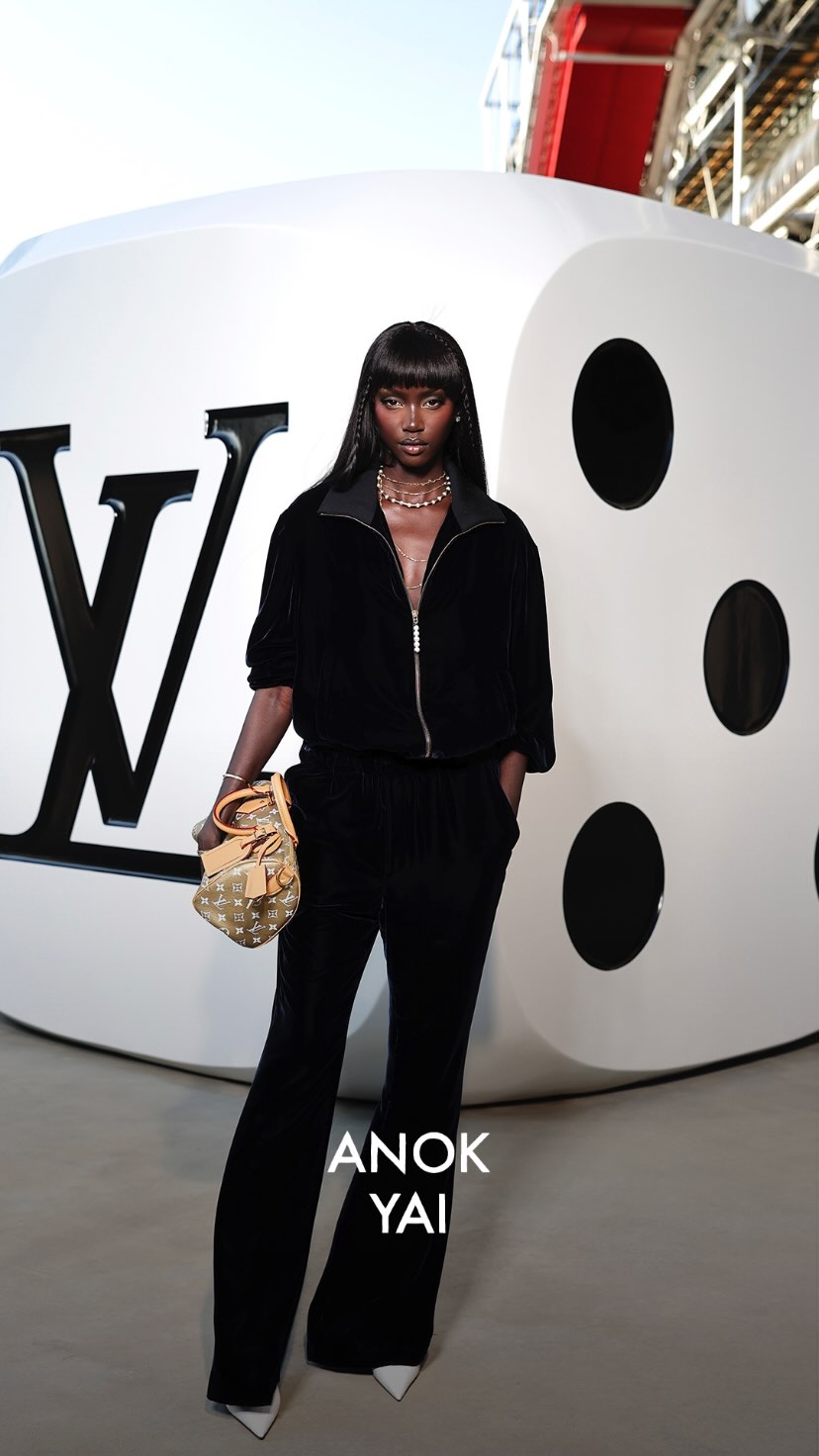 Бейонсе, Джей-Зи и Брэдли Купер на показе Louis Vuitton в Париже