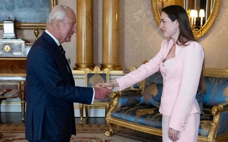 Король Карл ІІІ зустрівся з українською правозахисницею Олександрою Матвійчук
