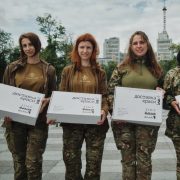 Легендарна редакторка Vogue Анна Вінтур йде з посади