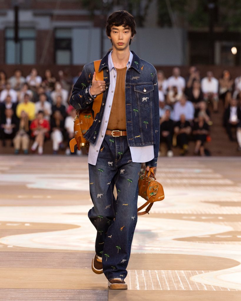Бейонсе, Джей-Зи и Брэдли Купер на показе Louis Vuitton в Париже