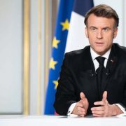 Макрони подали позов проти американської журналістки через наклеп