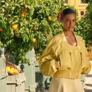 Jacquemus відкрив рожевий магазин, присвячений сумці La Bambino Long
