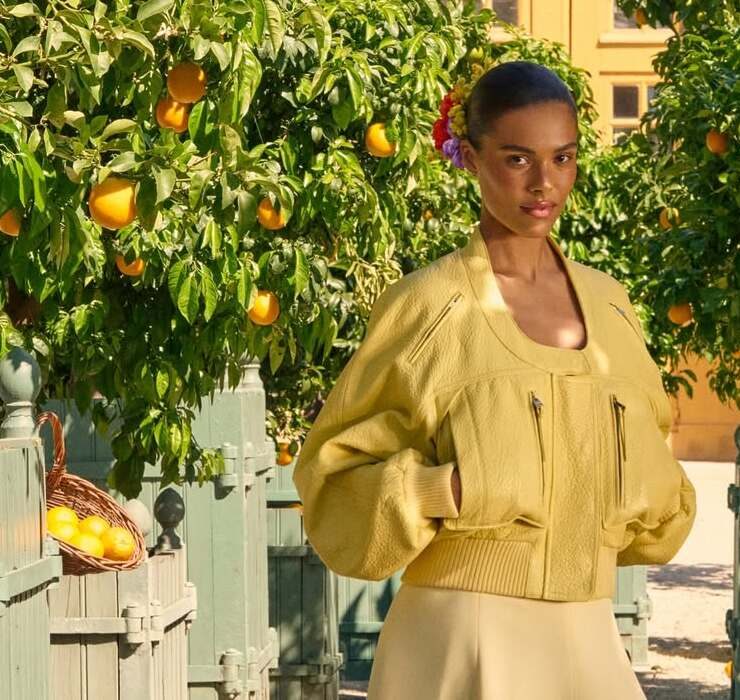 Летиція Каста, Тіна Кунакі та інші селебриті на показі Jacquemus SS&#8217;26
