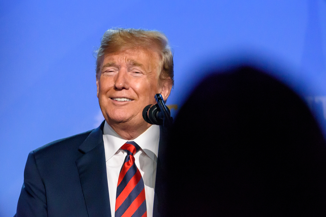 «Ти красива»: Дональд Трамп фліртував з журналісткою прямо на пресконференції