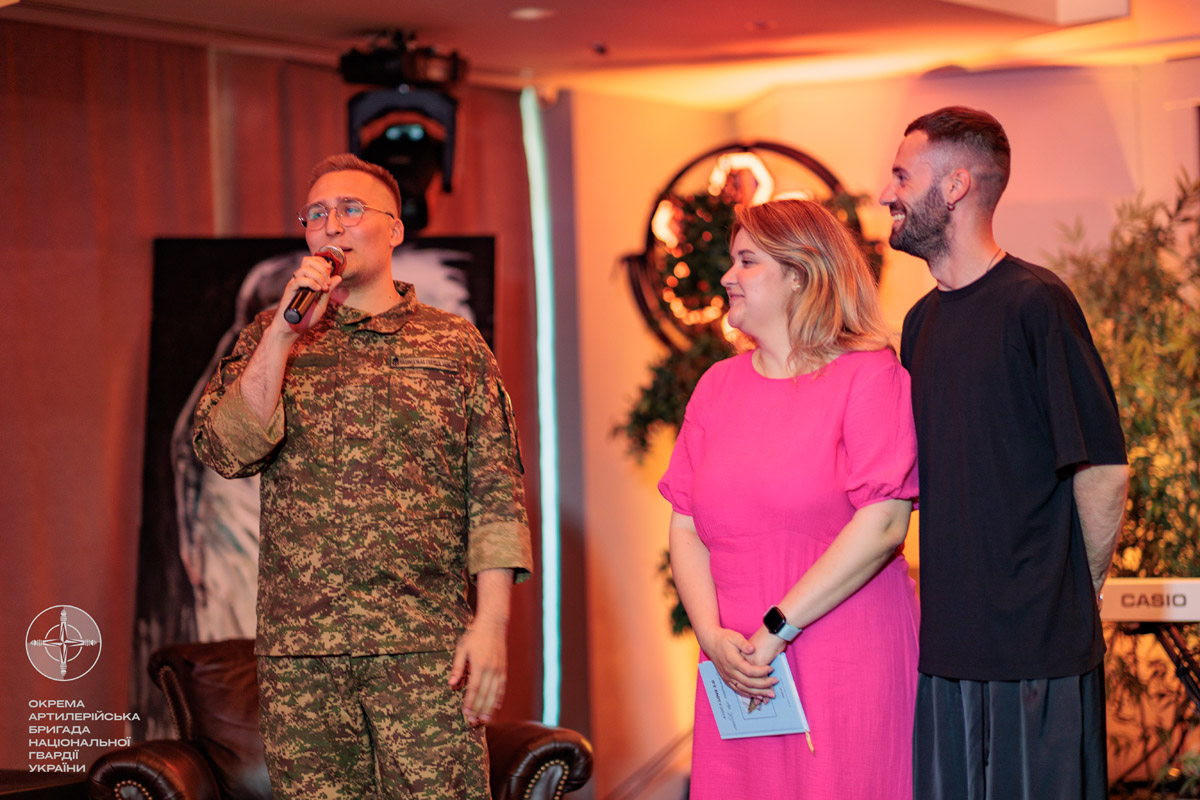 «Читай серцем»: благодійний поетичний вечір на підтримку артилерійської розвідки