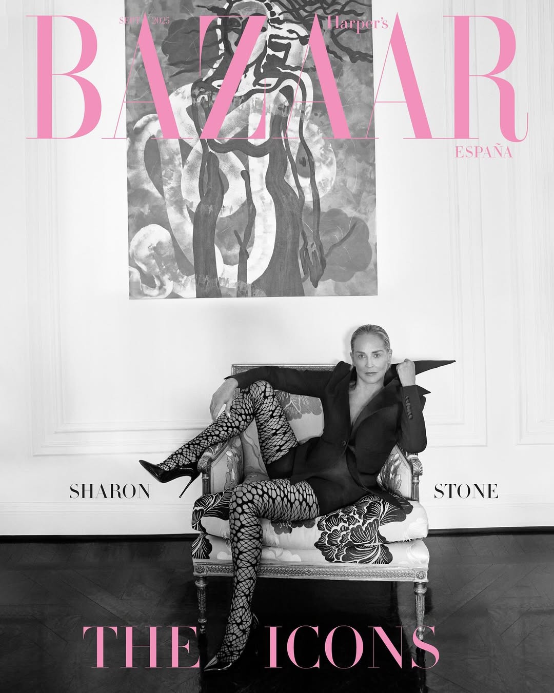 Шэрон Стоун и её идеальные ноги на страницах Harper&#8217;s Bazaar