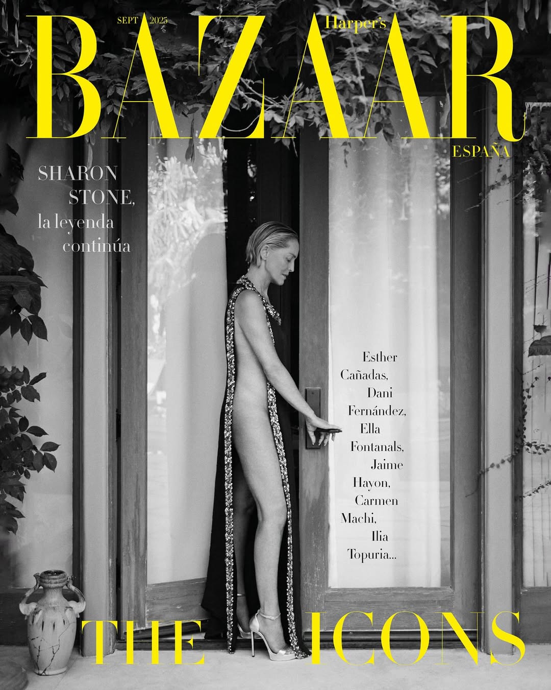 Шэрон Стоун и её идеальные ноги на страницах Harper&#8217;s Bazaar