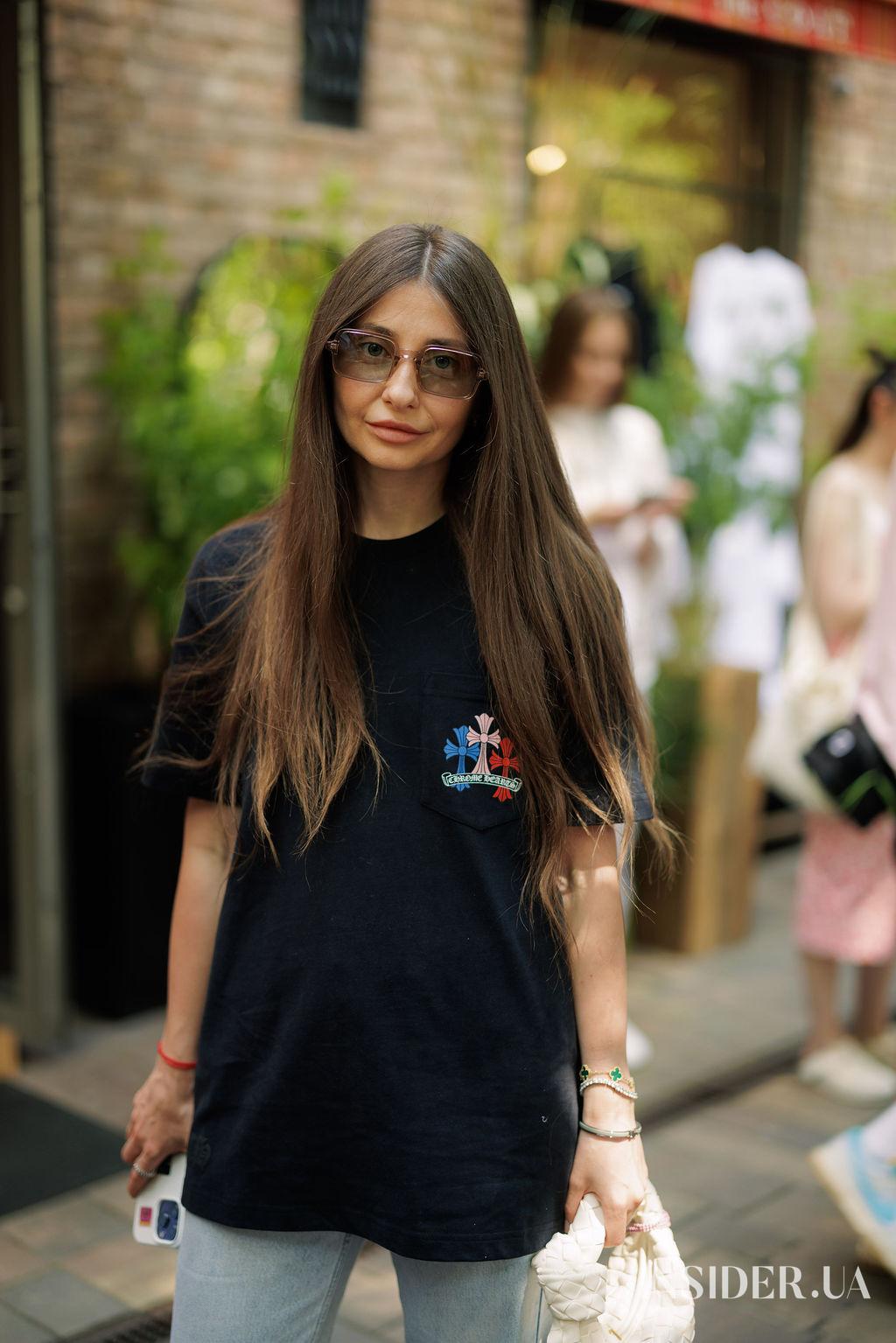 Зіркові лоти й багато музики: як минув благодійний маркет від the COAT