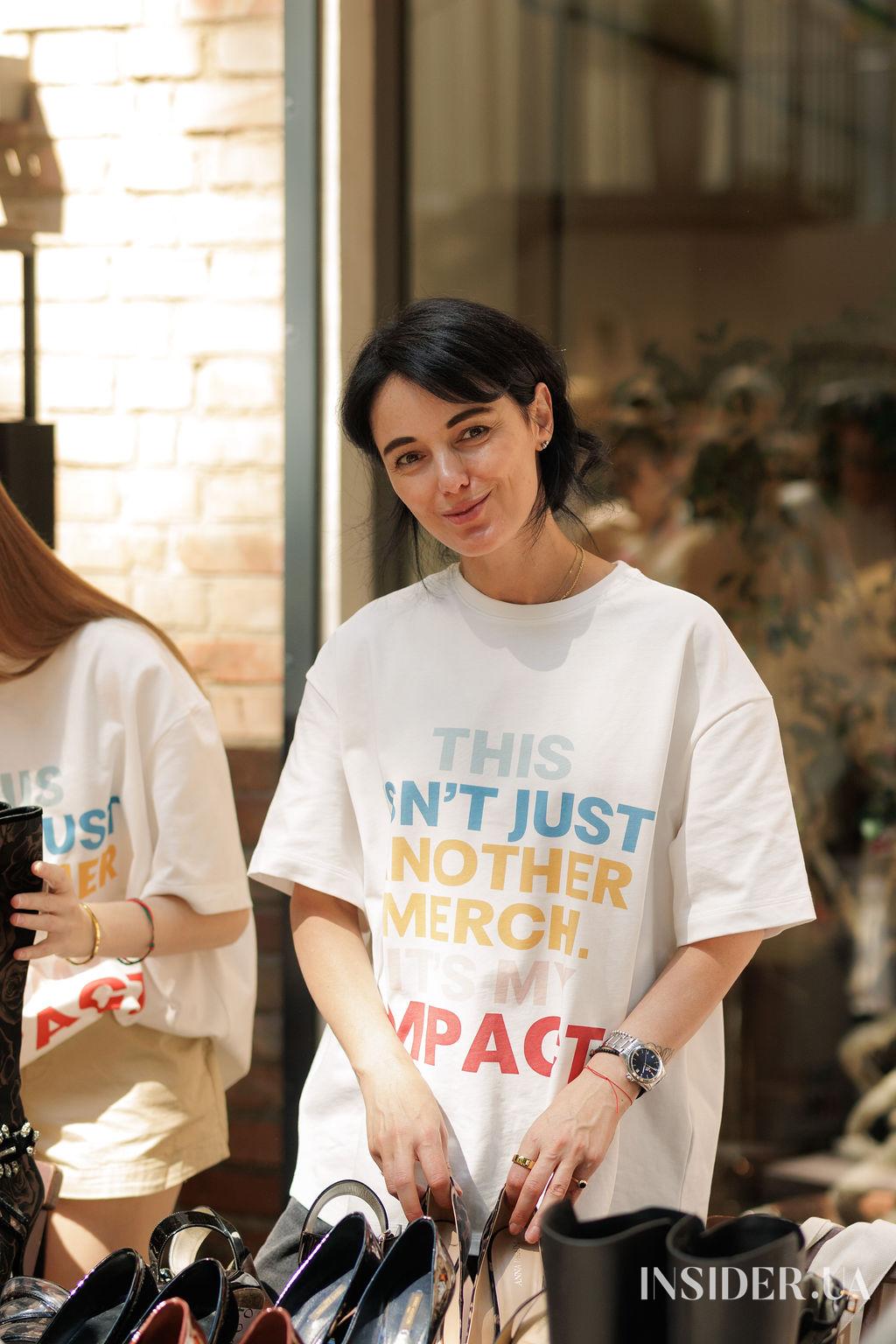 Зіркові лоти й багато музики: як минув благодійний маркет від the COAT