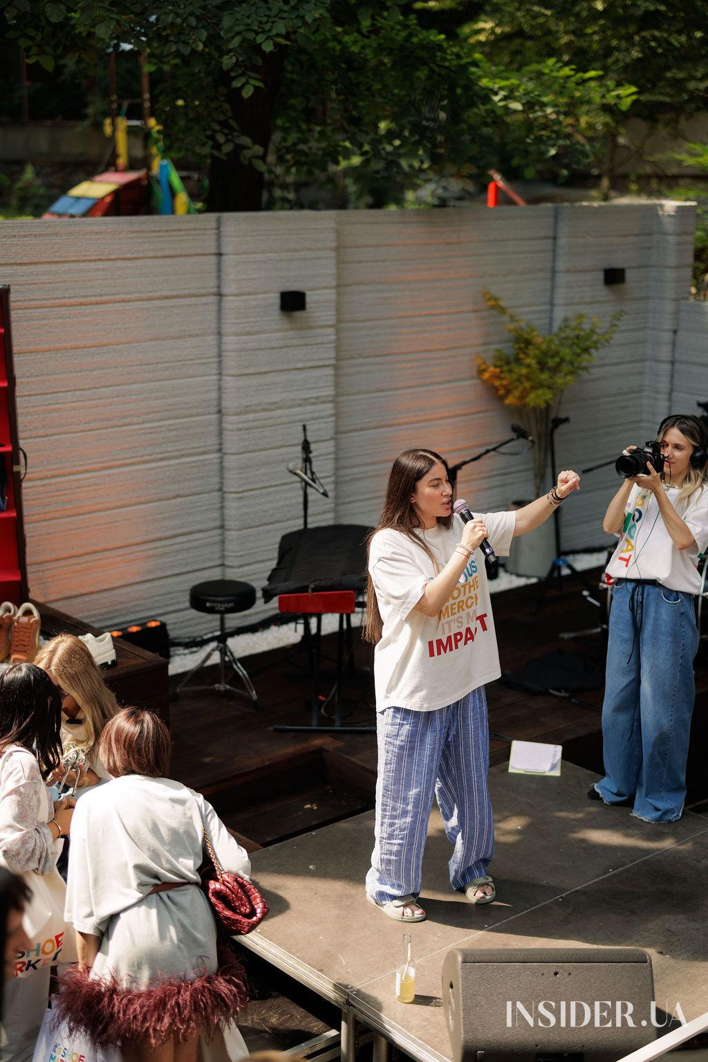 Зіркові лоти й багато музики: як минув благодійний маркет від the COAT