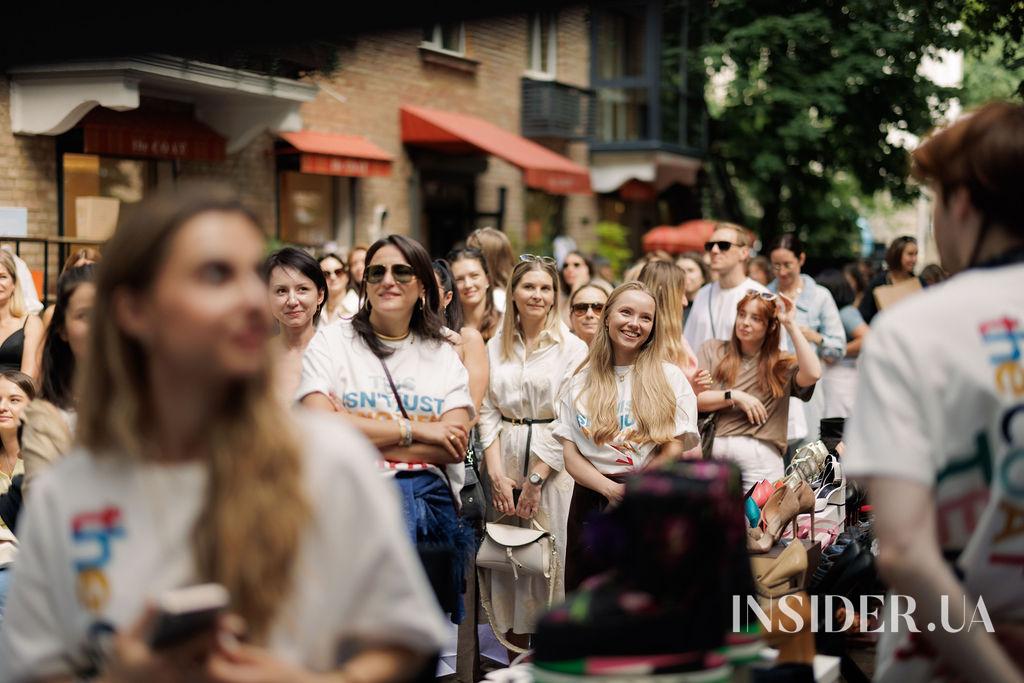 Зіркові лоти й багато музики: як минув благодійний маркет від the COAT